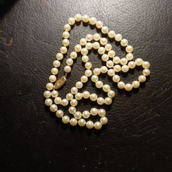 Jenuan Pearl Necklace 