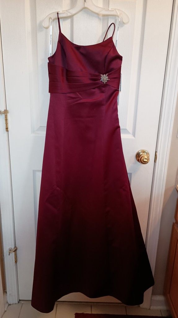 Beautiful David's Bridal girls Dress