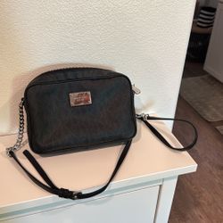 Michale Kors Black And Silver Crossbody