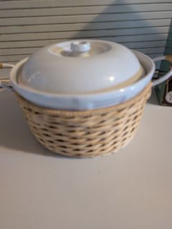 Vintage Portuguese Vesture white ceramic bowl.