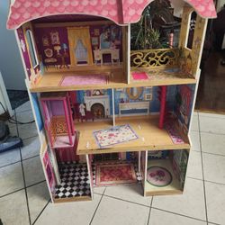 Doll House 