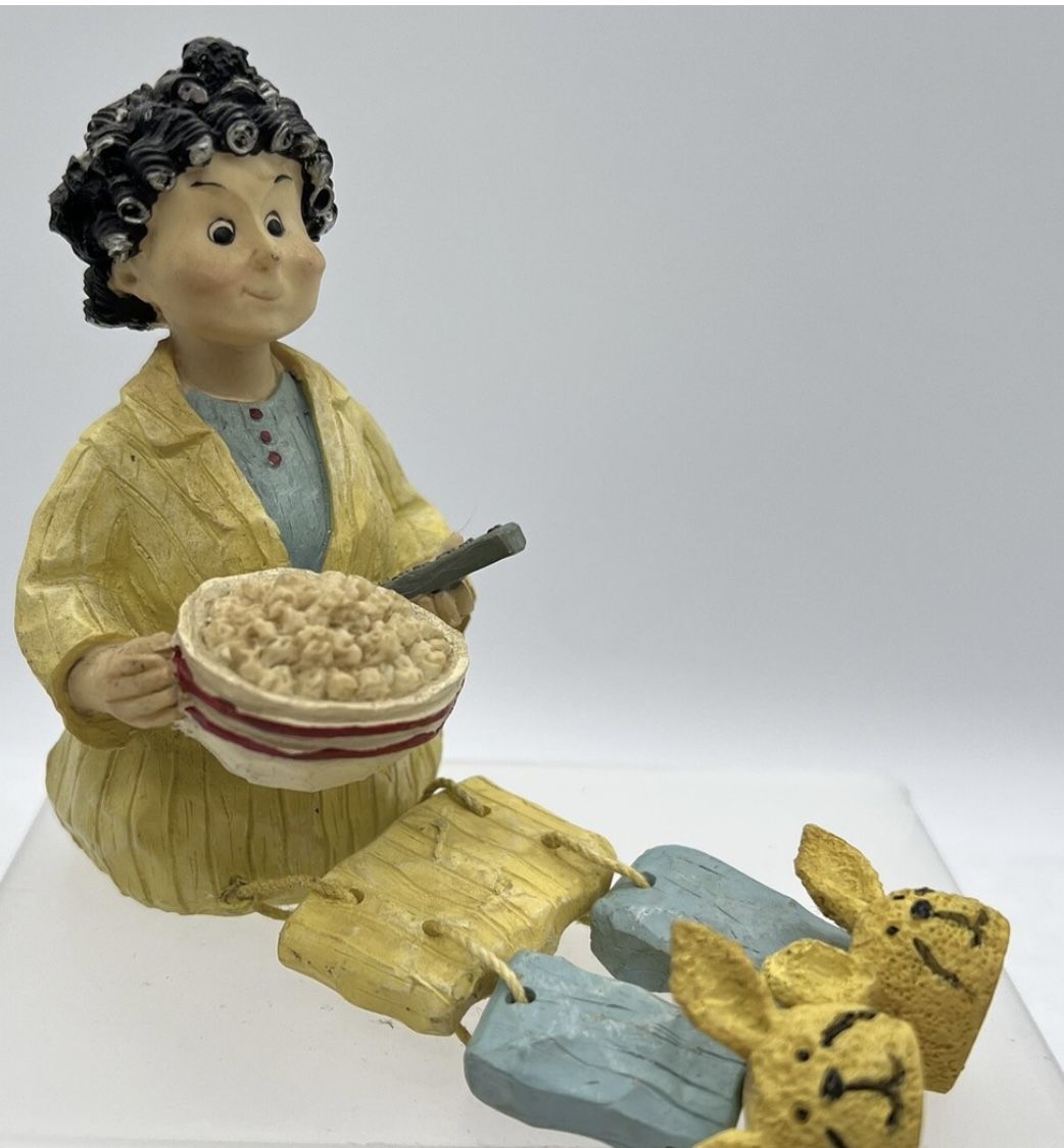 WMG 2003 Grandma Shelf Sitter Resin