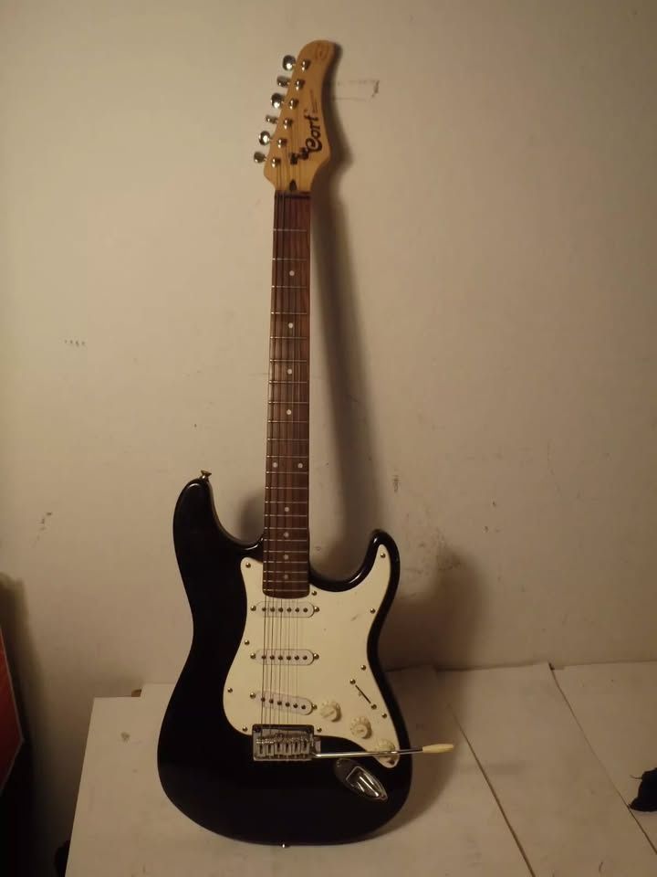 VINTAGE Cort SP-3 Special Series Electric Guitar