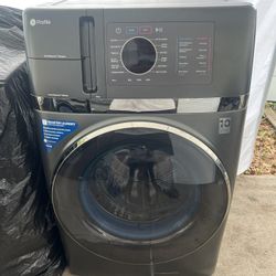 Washer And Dryer Smart Combo Ultrafast GE Profile 2024 Scratches And Dents ( Used ).