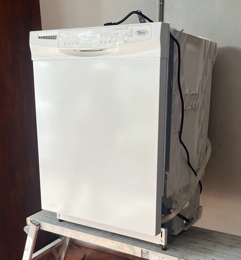 ✨️🚨🔆Whirlpool🔆🚨✨️ White Dishwaher in Excellent Condition