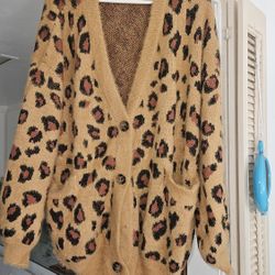 Size M Cozy Leopard-Print V-Neck Cardigan Sweater for Women one button missing