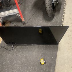 35” VIZIO TV /NO REMOTE