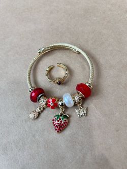 Charm bracelet