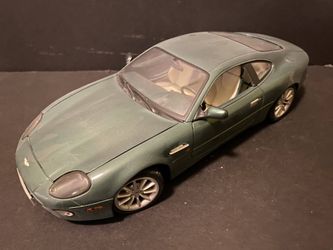1/18 Diecast Aston Martin DB7 Vantage