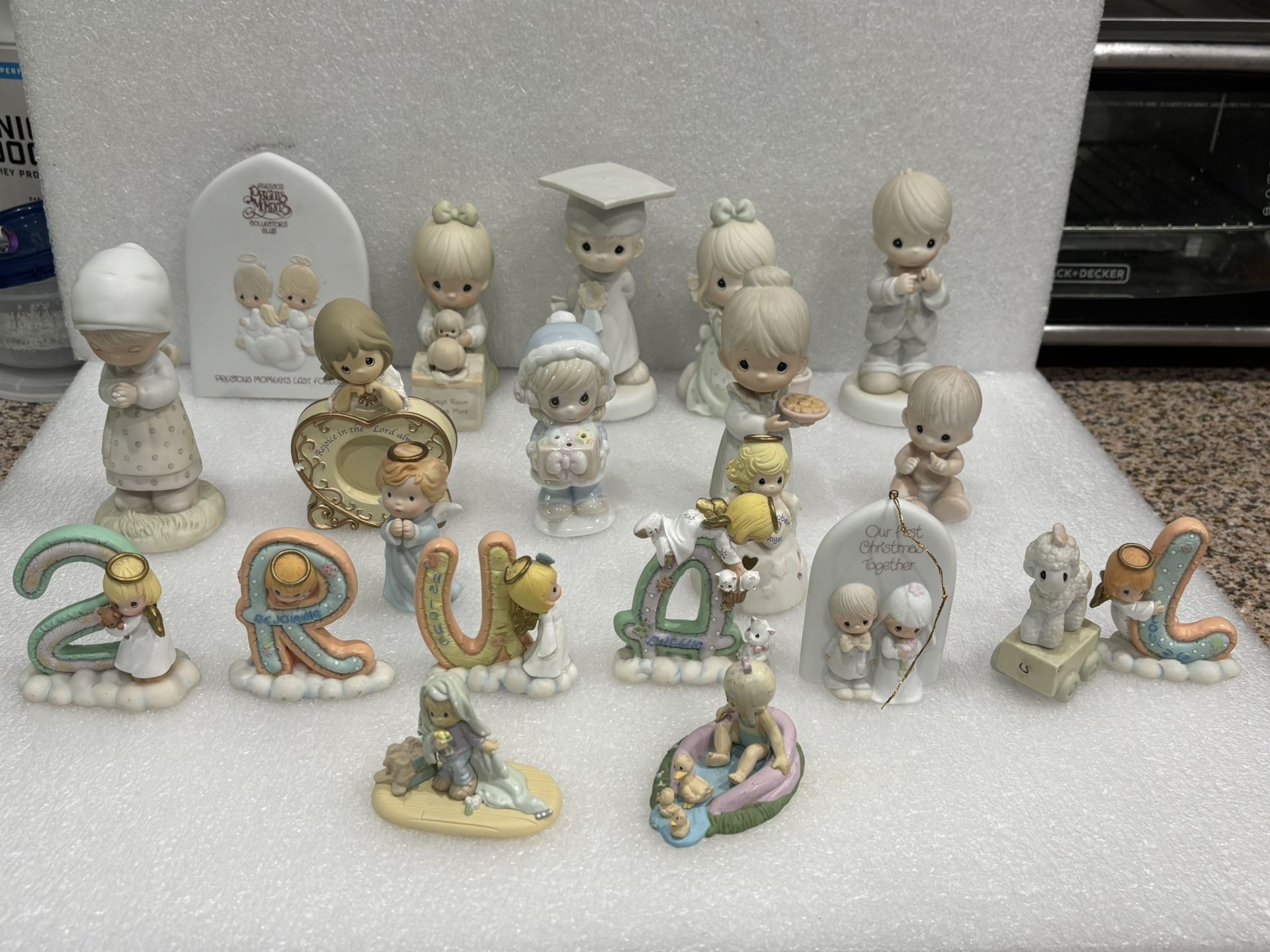 Precious Moments Lot 21 Pieces Total $20