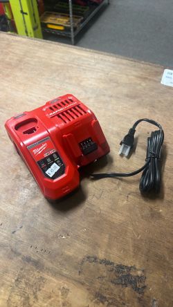 Milwaukee Fast Charger
