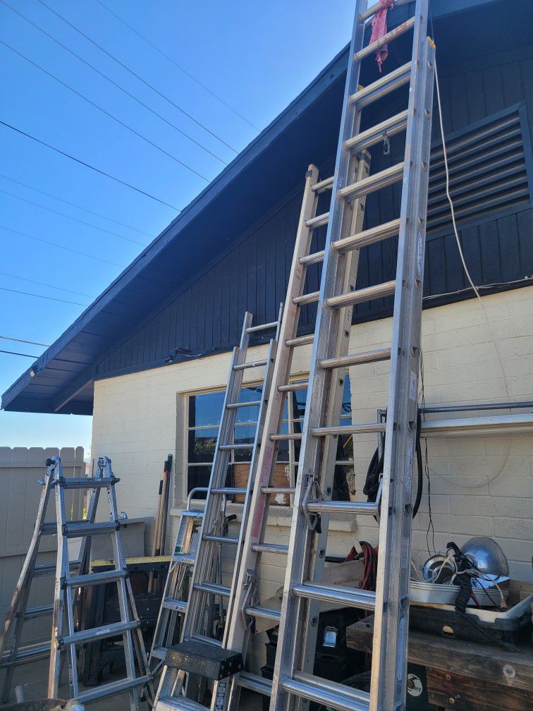 Werner Extension Ladder - Aluminum 