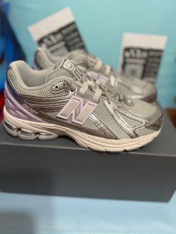 New Balance 1906R Sneakers