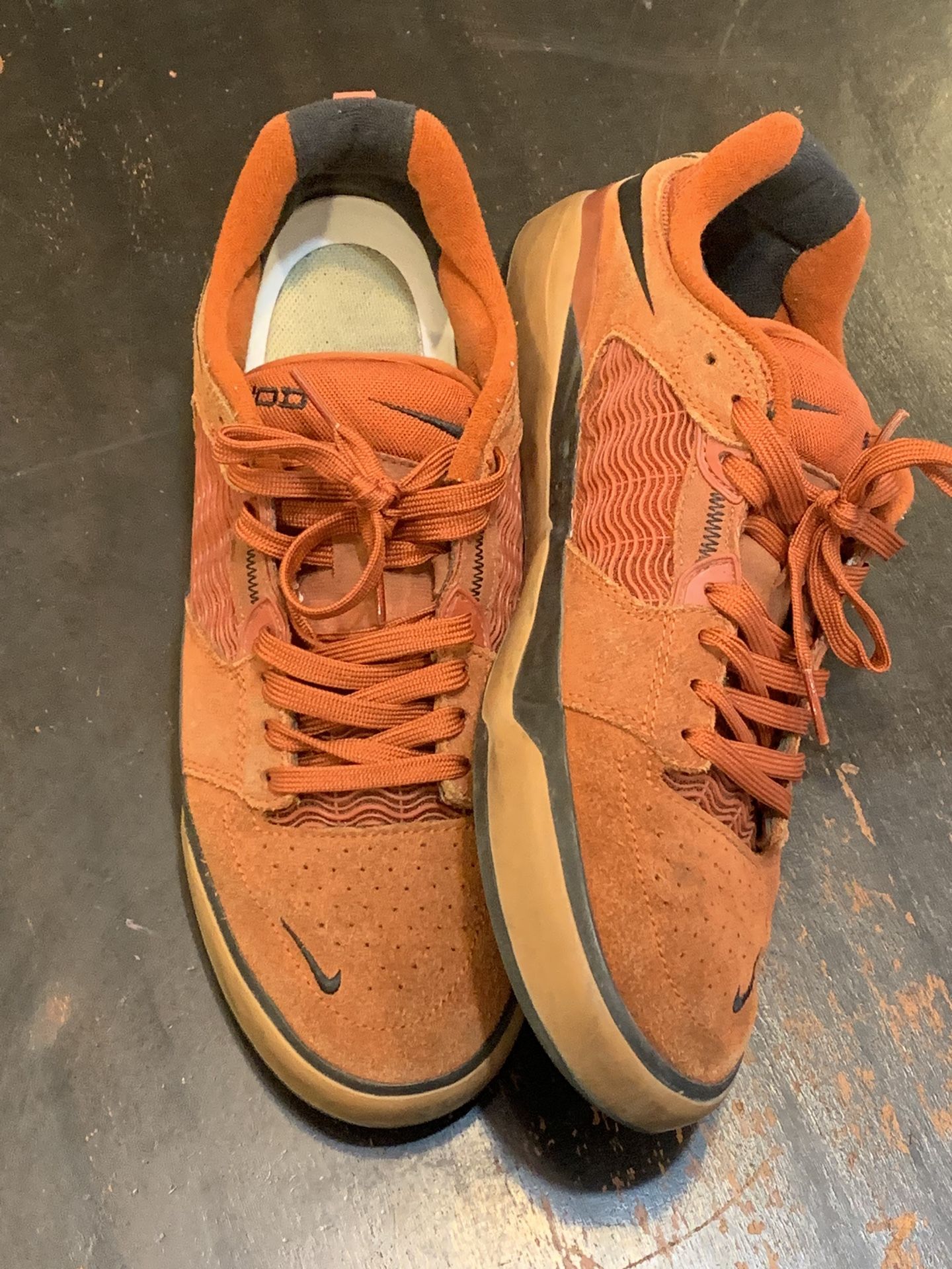 Nike ISHOD Shoes Size 10.5