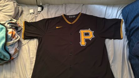 pirates Clemente jersey , size L