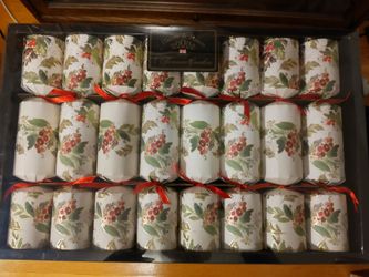 Harvey & Mason Premium Christmas Crackers Set of 8
