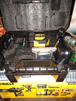 DEWALT 12V GREEN LAZER KIT (NEW)