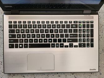 Toshiba Satellite 2 in 1 Laptop