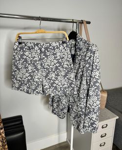 Alice And Olivia - Suit Set With Shorts (jacket Size 6, Shorts Size 4)