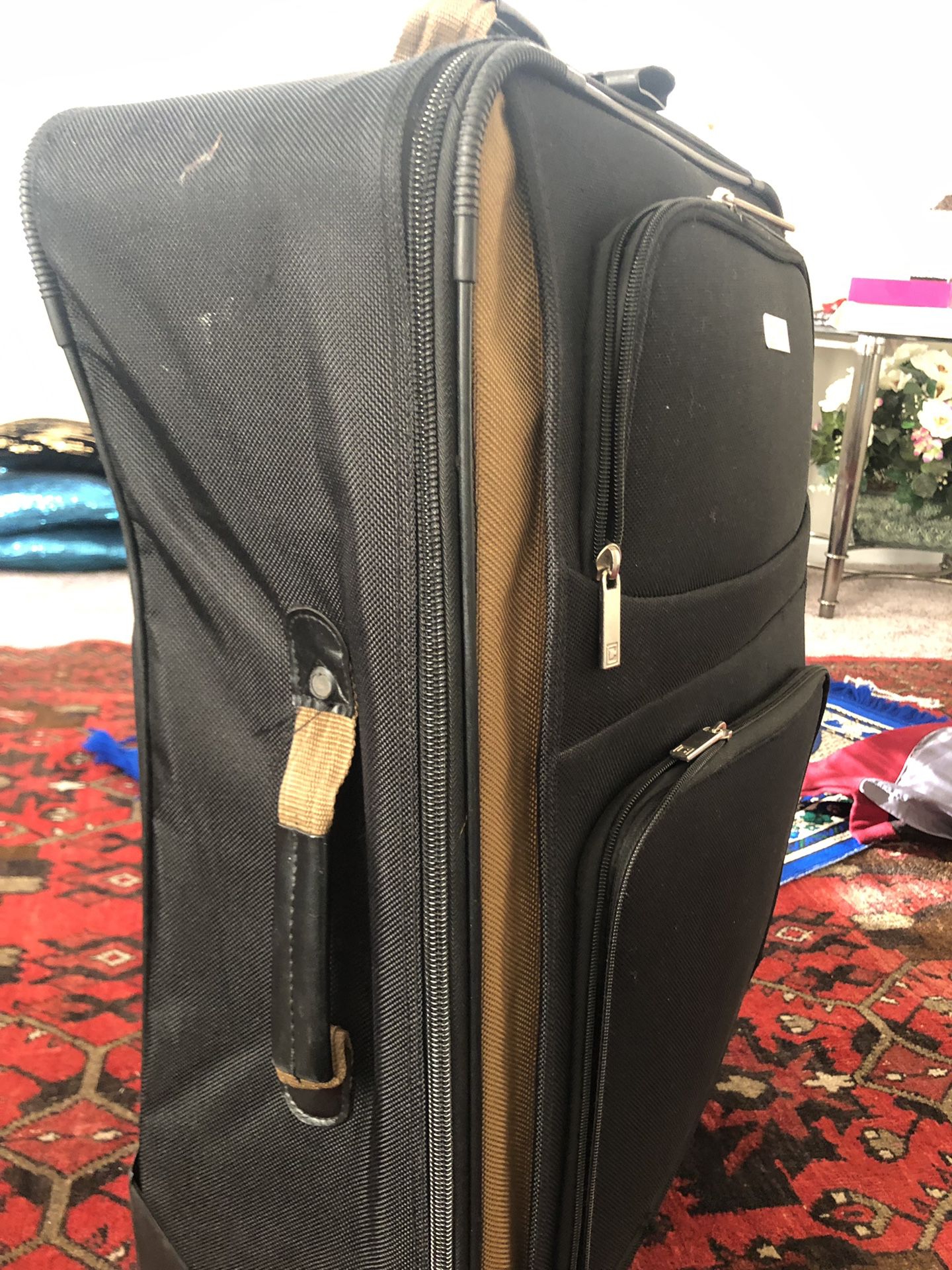 Suits case used chaps company I have four suits case 10 dollars each 2 small 2 big size 30 dollars 4