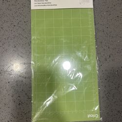 Brand New Cricut StandardGrip Cutting Mat – 12” x 6”