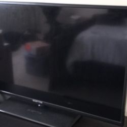 32 Inch TV 