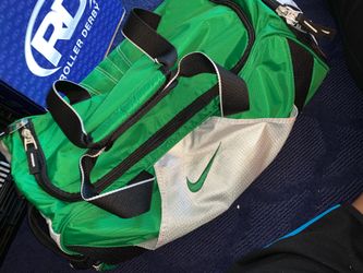Nike medium duffle bag