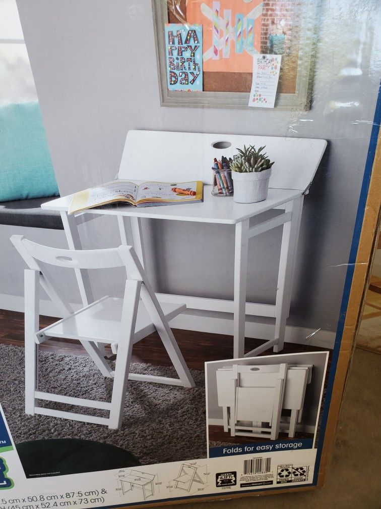 New In Box Box Foldable Desk And Chair Very Easy To Storage