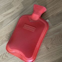 SUPREME HOT WATER BAG/BOTTLE