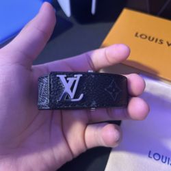 LV bracelet 