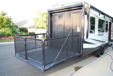 2022 Grand Design Momentum 25G