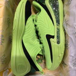 Curry 12 ET. Extraterrestrial (Size 8 Men’s)