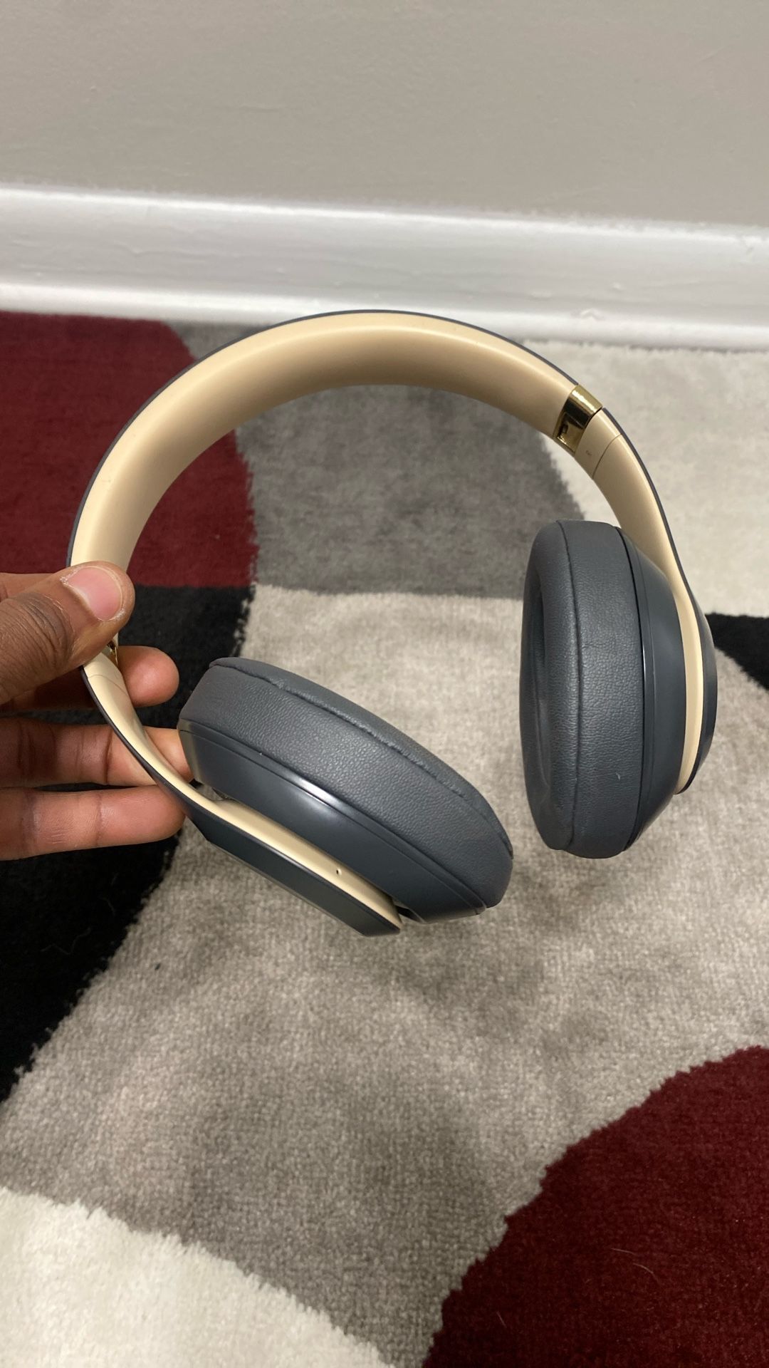 Black And Gold Studio Pro Beats For Sale !! Work Perfect!!! Great Price !!