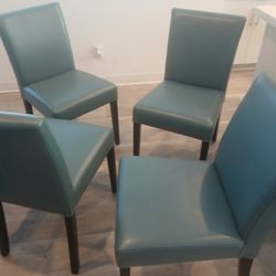 4 Dining Chairs 