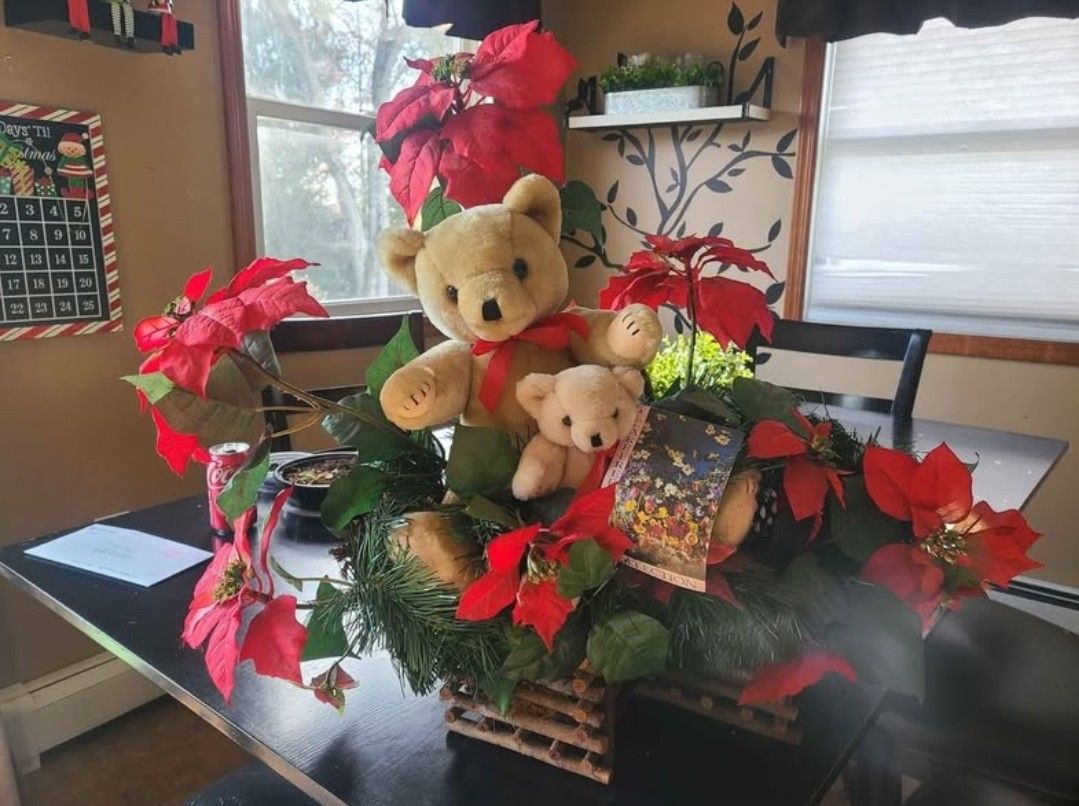 Country Floral, 2 bears in Basket
with Flowers