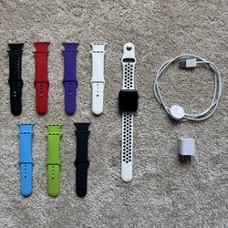 Apple, iWatch Series 5, 44mm. Device is Wifi/GPS (Cellular). Excellent Condition and works perfectly 100% (not refurbished, not restored and not recon