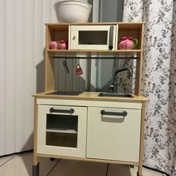 Kids Play Kitchen 