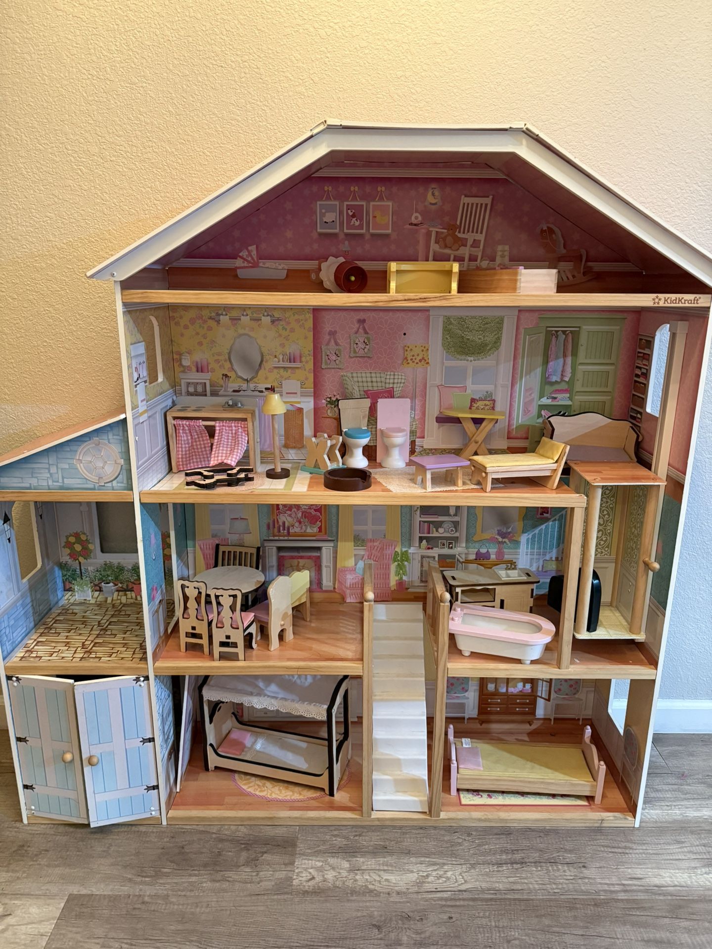 Girls Doll House