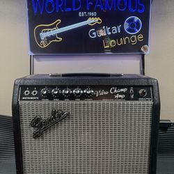 FENDER  Original 1965 Vibro Champ Amp !!