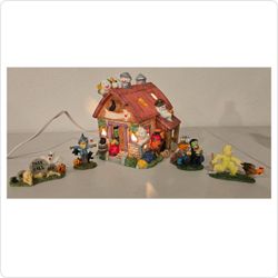 Vintage Halloween Village Lighted Red Barn Farmhouse Set w/ Figurines & Box