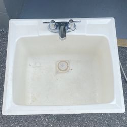 Sink In Good Condition 