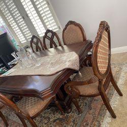 Dinning Table and Chairs 