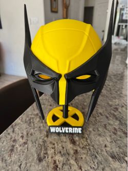 Wolverine 3D printed wearable mask + stand