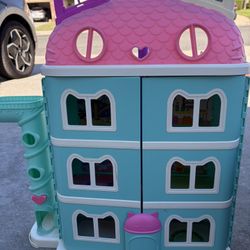 Gabby Cat Doll House