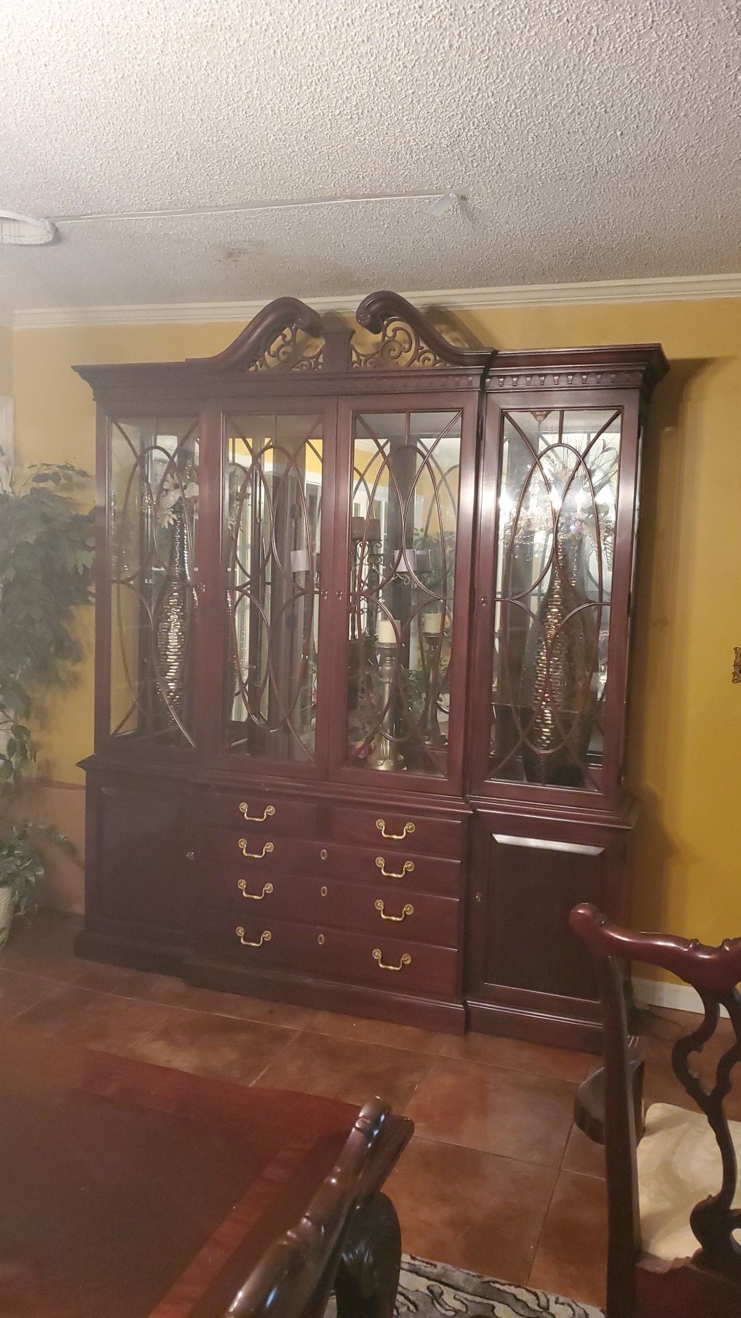 Thomasville China Cabinet
