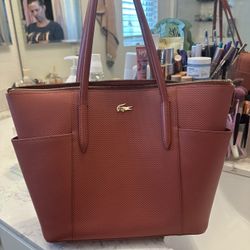Woman’s handbag /purse 