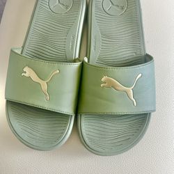 Women’s Size 9 Puma Slides (like New) Located In Yucaipa