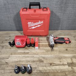 M12 12-Volt Lithium-Ion Cordless ProPEX Expansion Tool Kit with (2) 1.5Ah Batteries, (3) Expansion Heads and Hard Case