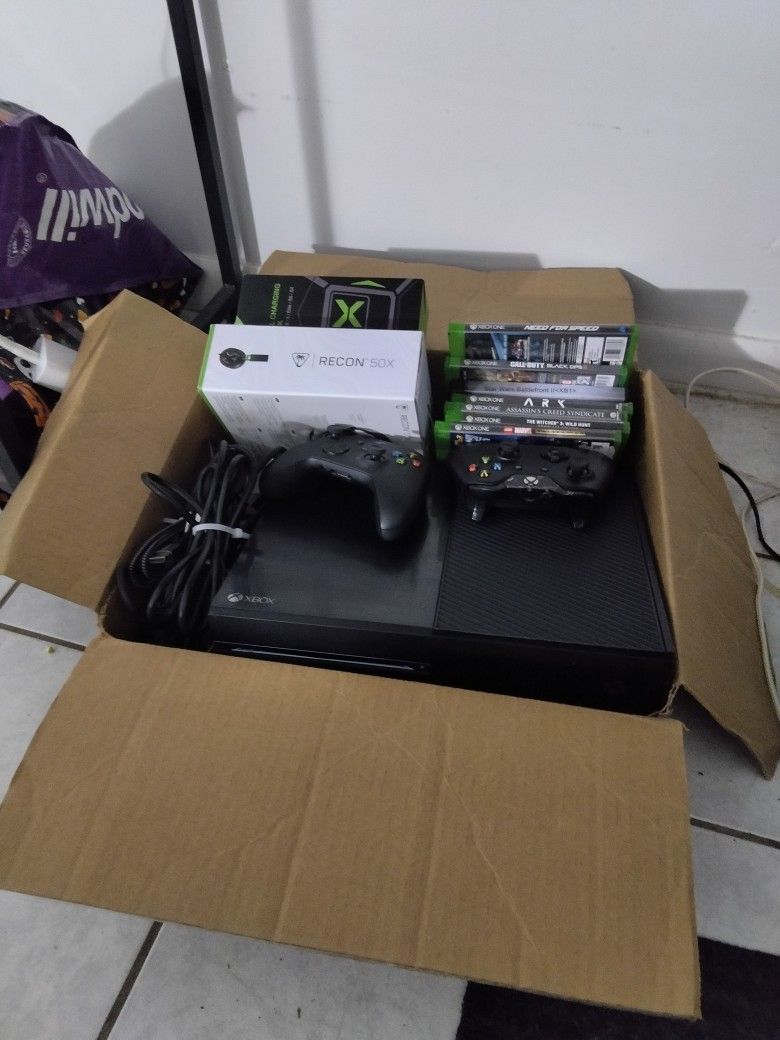 Xbox One, With Games And Accessories