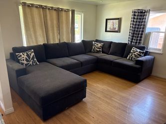 (ANY COLOR) Brand new chenille sectional comfy plush set